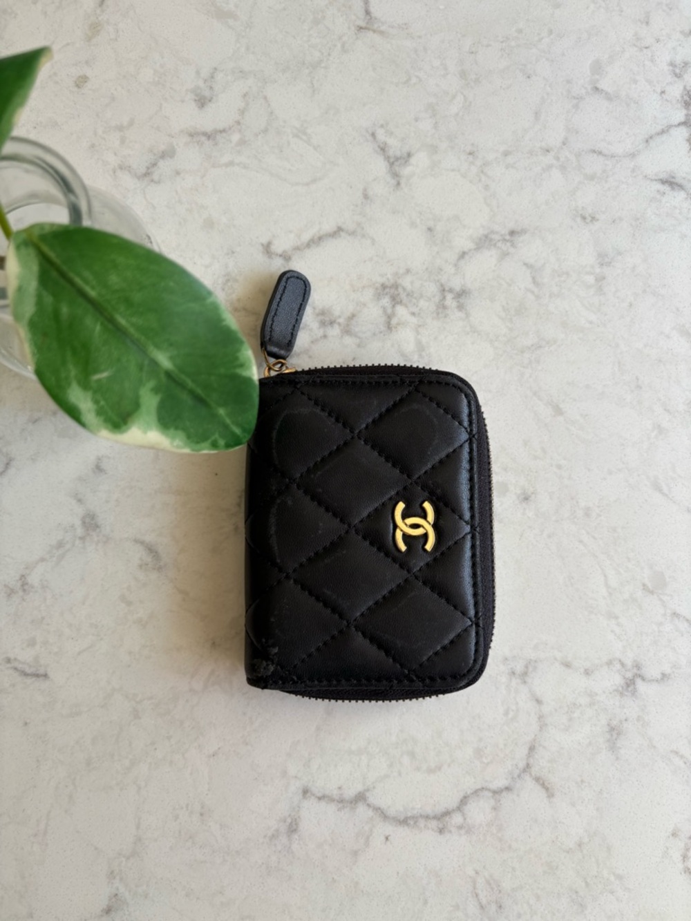 Vintage Quilted Zipper Card Wallet - Black with Gold CC - Picture 2 of 8